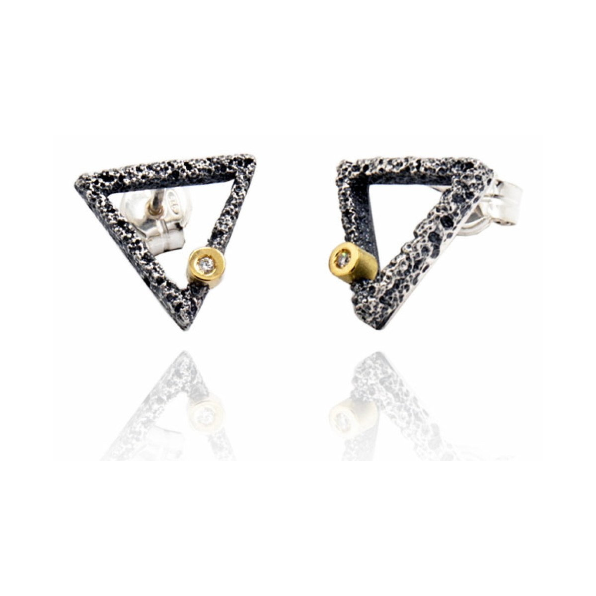 Pendientes NewKora triangulo van Arior Barcelona