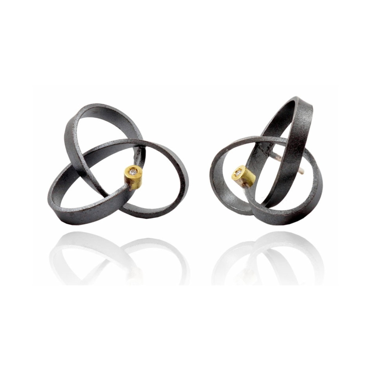 Vector big earring van Arior Barcelona
