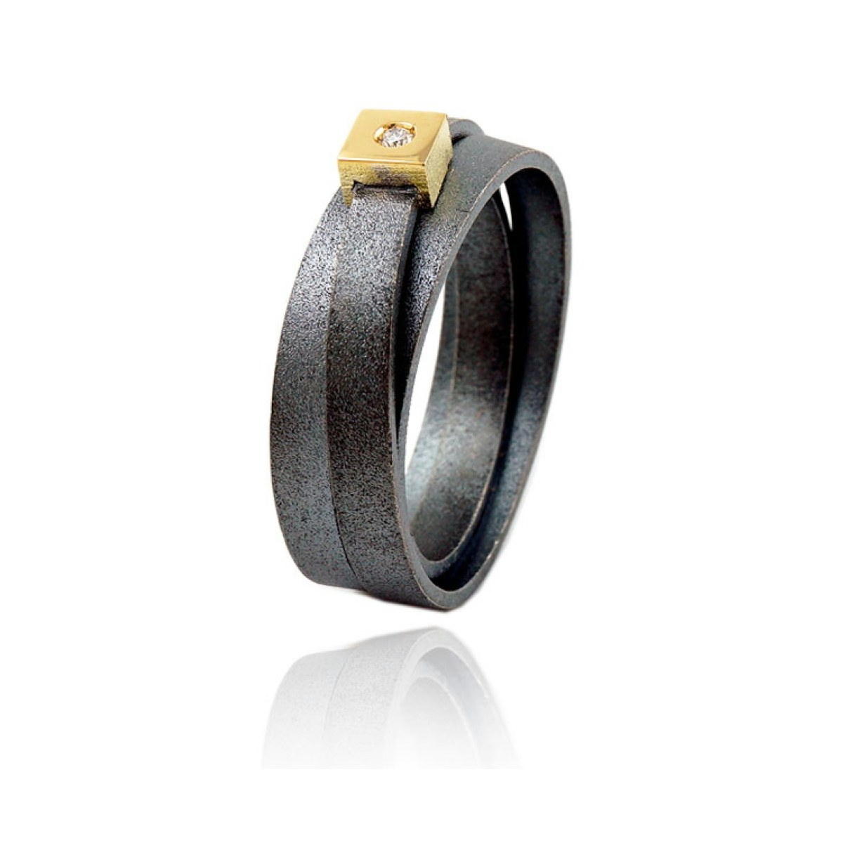 Ring Lux, Silver with Diamond in Gold Setting van Arior Barcelona