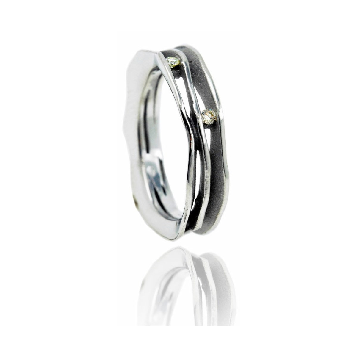 Double Fi ring with 2 diamonds van Arior Barcelona