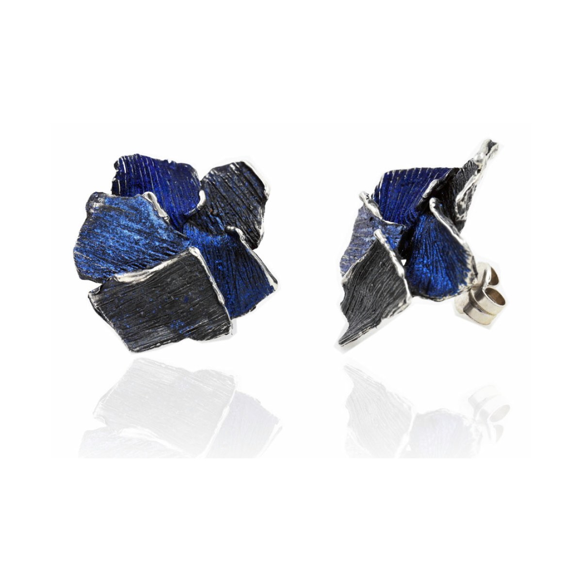 Big blue Summum earrings van Arior Barcelona