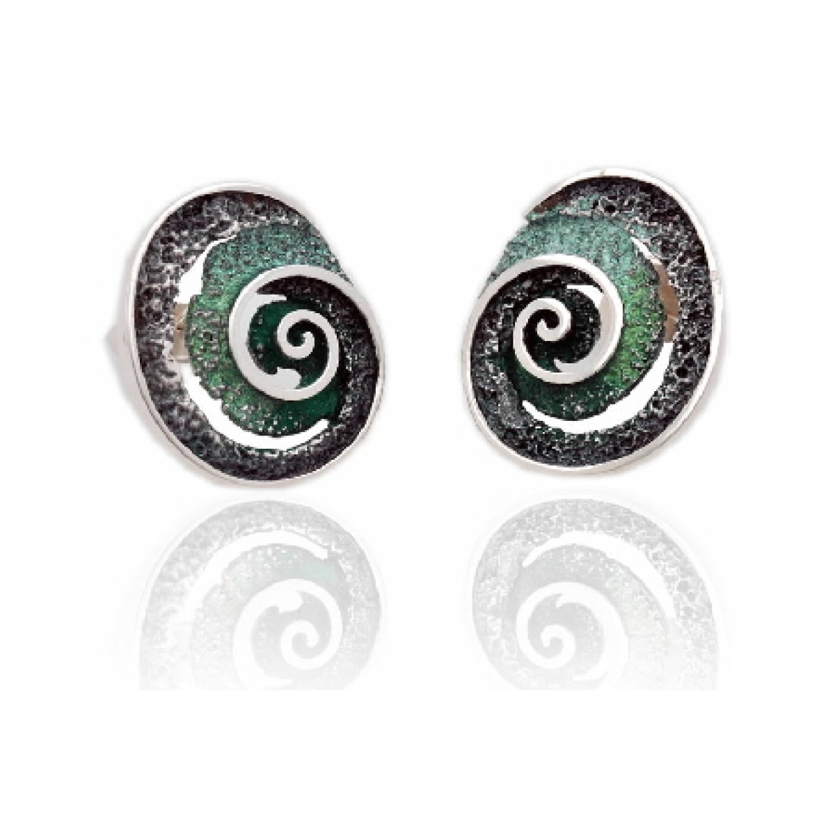 Emerald-green big Riera earrings van Arior Barcelona