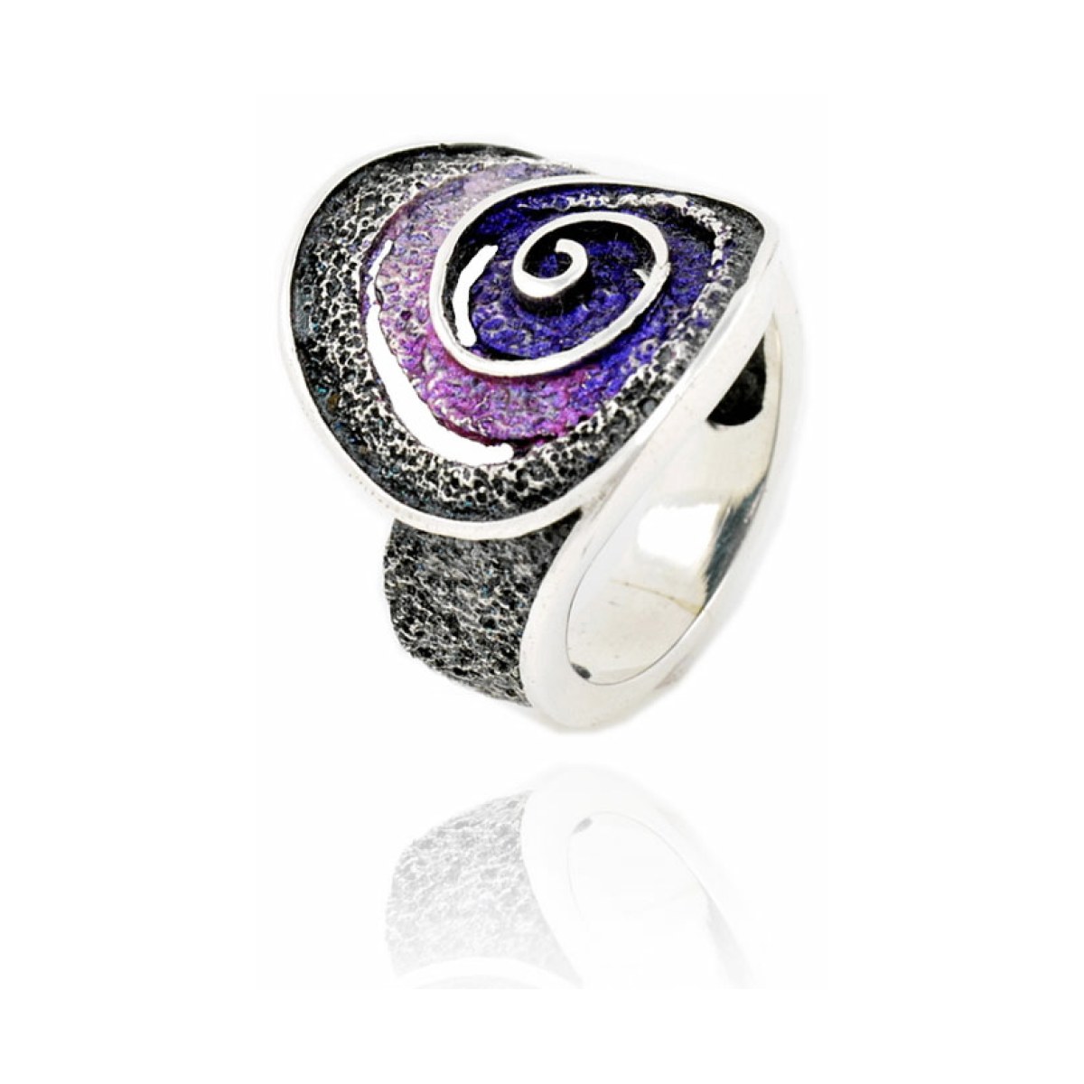 Violet Riera ring van Arior Barcelona