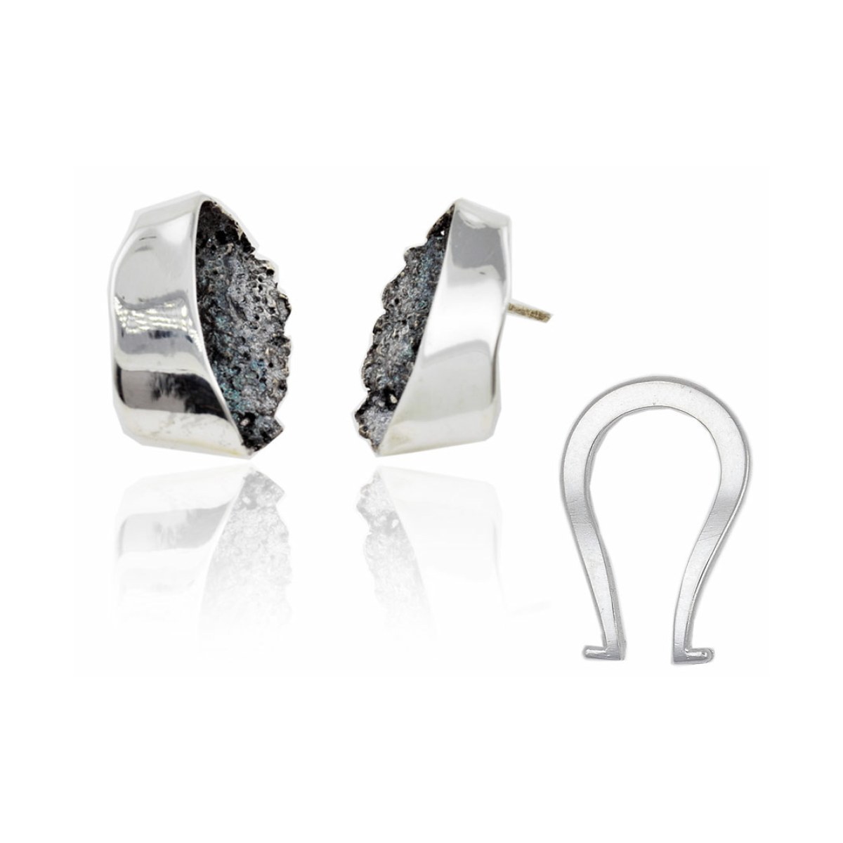 Grey Gala Earrings, Omega clasp van Arior Barcelona
