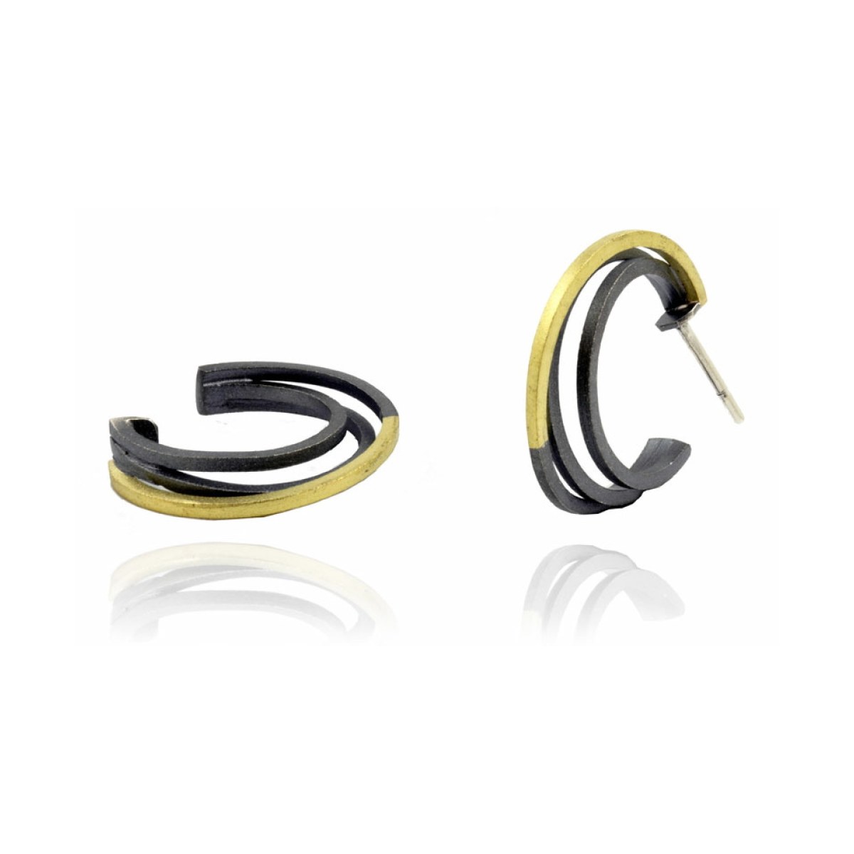 Circunvalacio earring van Arior Barcelona