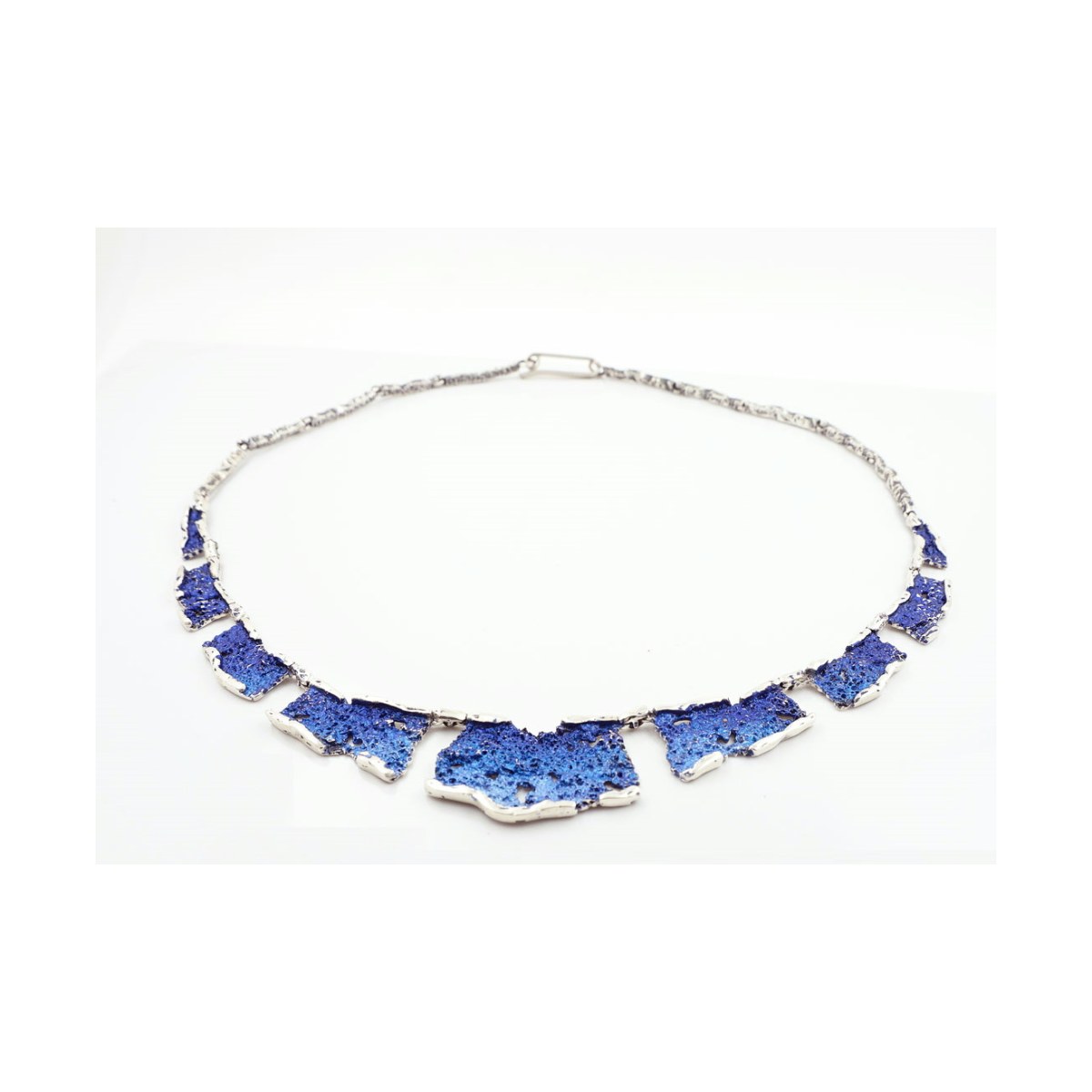Electric-blue Intenzza necklace van Arior Barcelona