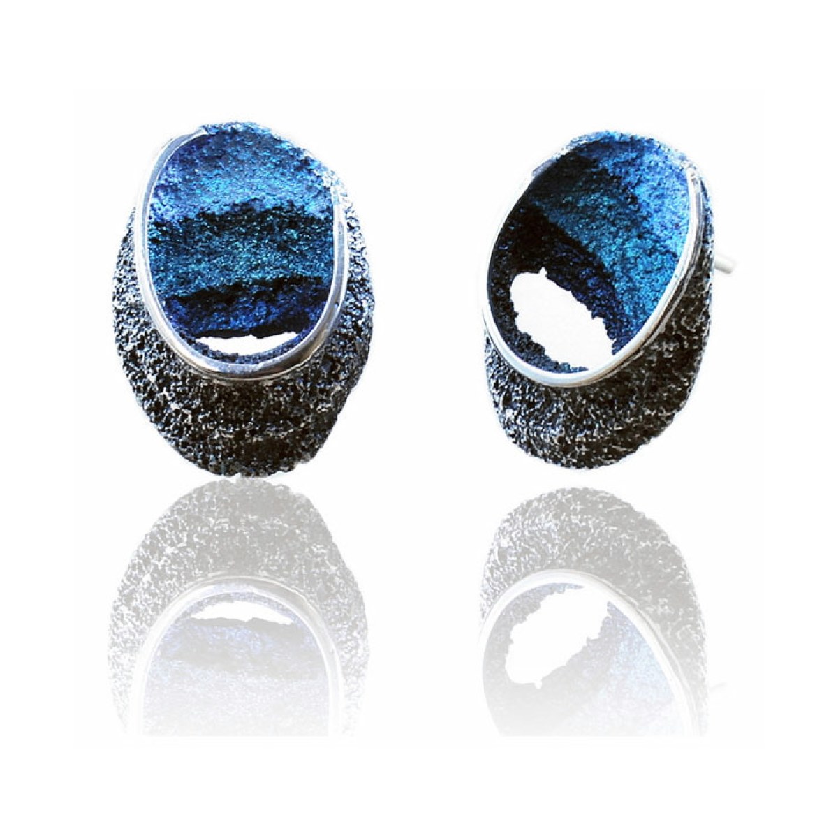 Formentera-blue Sinera big earrings van Arior Barcelona