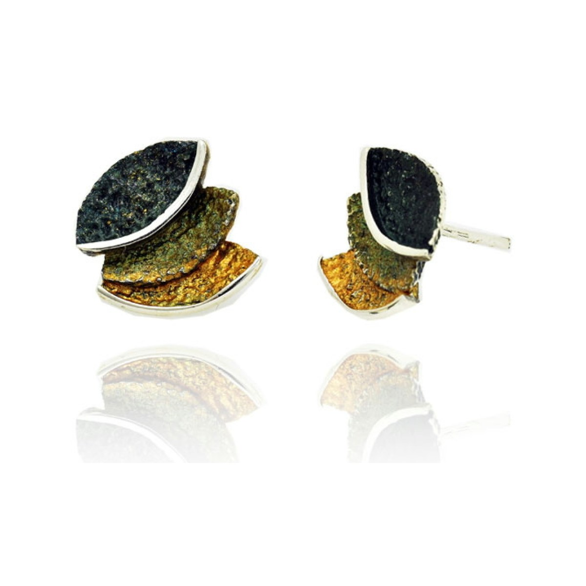 Smile Lichen green little earring van Arior Barcelona